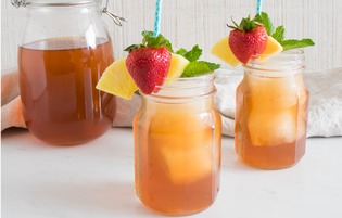  Iced Tea with Strawberry-Pineapple Shrub