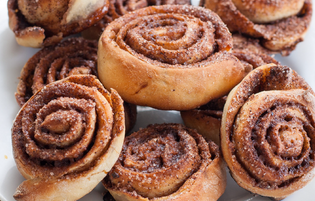  Dairy-Free Cinnamon Rolls