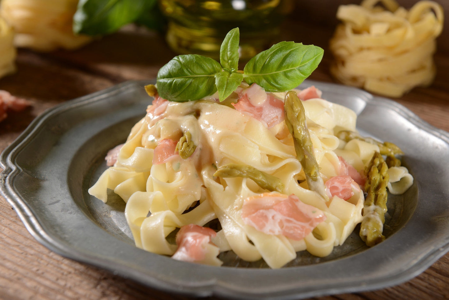 Salmon & Asparagus in Creamy Dill Sauce