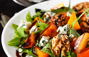  Easy Tossed Salad with Walnuts & Blue Cheese