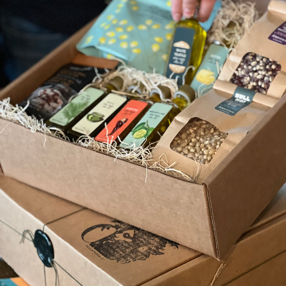 "The Wow-Zer!" Gourmet Snacker Gift Box